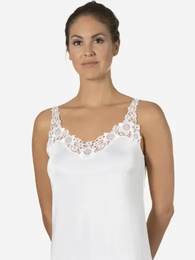 Nina von C. Elegance Trägerhemd – Vorderansicht