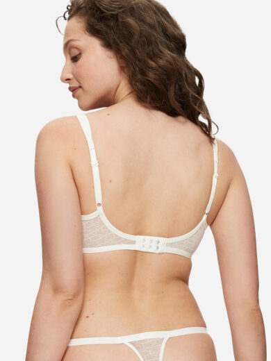 Triumph Signature Sheer W01 EX – Rückansicht